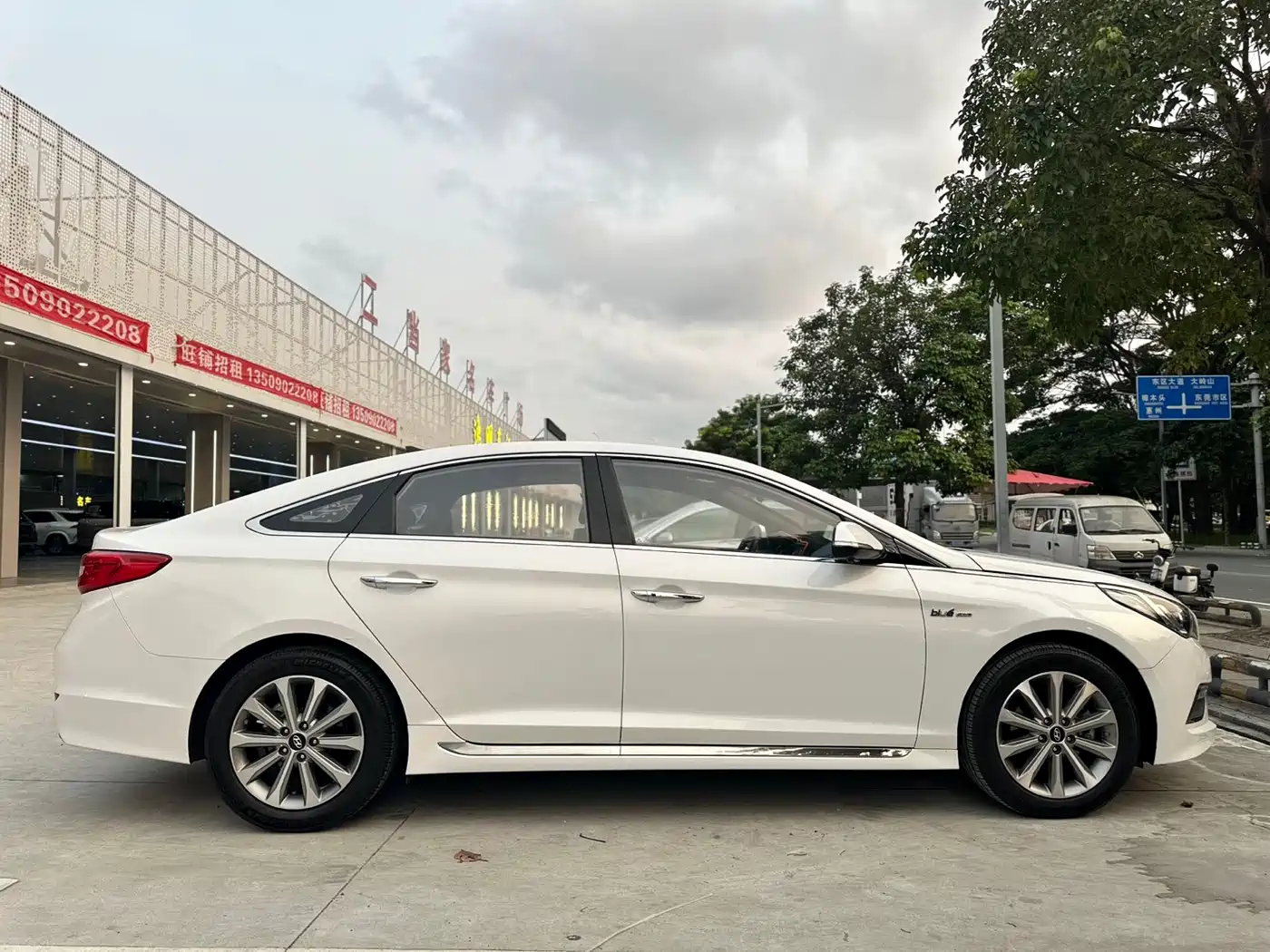 Hyundai Sonata 2015 1.6T GLS Smart фото 16