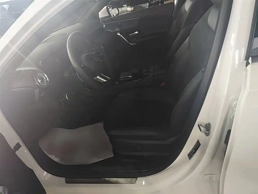 Mercedes-Benz A-Class 2023 A 200 L Fashion фото 15