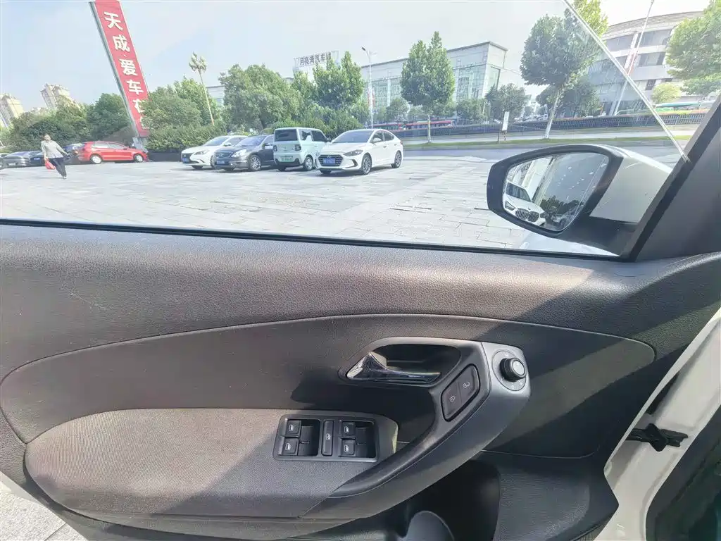 Volkswagen Polo 2018 1.5L Auto Safe Drive фото 12