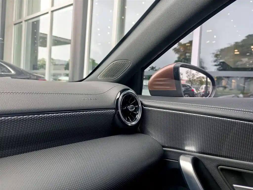 Mercedes-Benz A-Class 2020 Facelift A 200 L Sport Sedan Dynamic фото 14