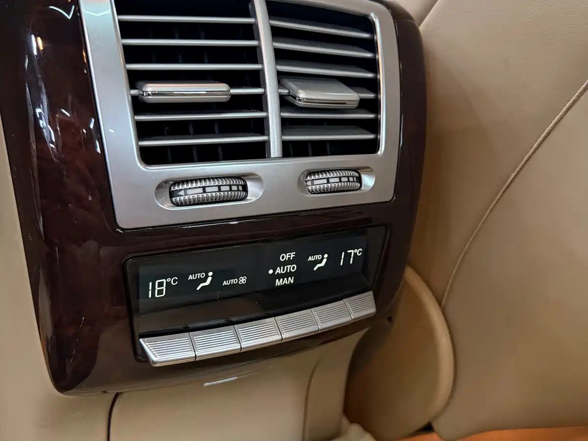Mercedes-Benz S-Class 2010 S 500 L 4MATIC фото 11