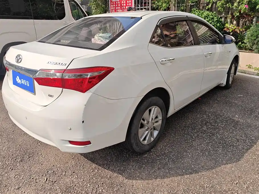 Toyota Corolla 2017 Facelift 1.6L S-CVT GL фото 3