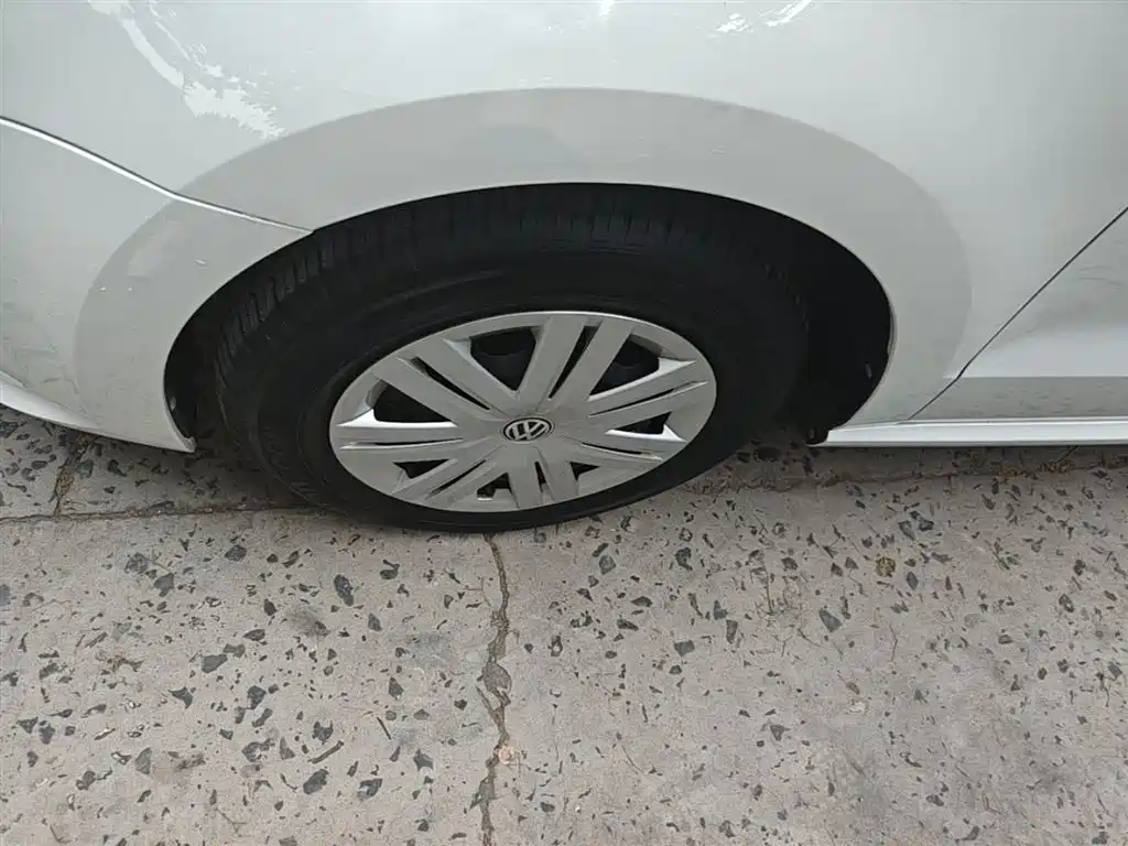 Volkswagen Polo 2016 1.4L Automatic Trend фото 23