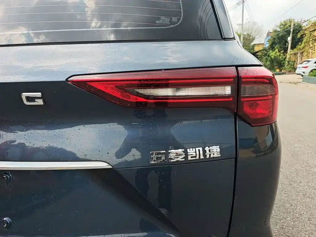 Wuling Motors Wuling Victory 2022 2020 1.5T CVT Premium Edition