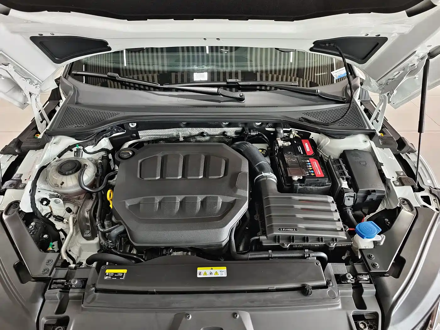 Volkswagen FAW-Volkswagen CC 2023 380TSI Eye-catching Edition фото 7