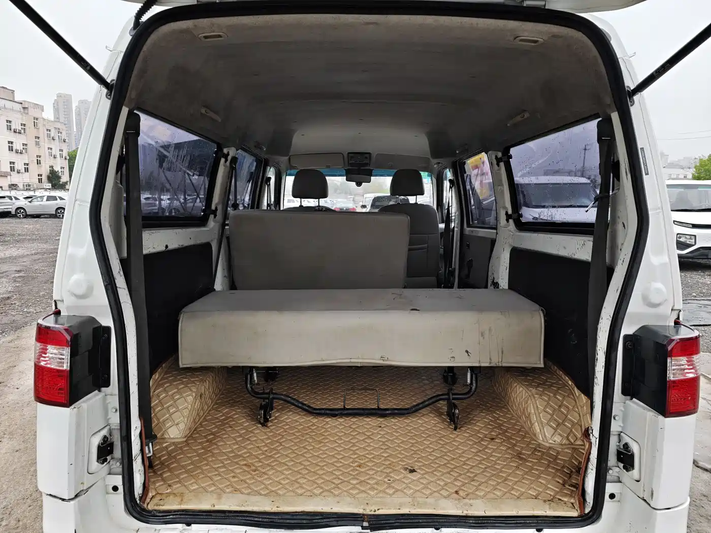 XINYUAN AUTOMOBILE SRM XINYUAN NEW ENERGY LITTLE SEA LION EV