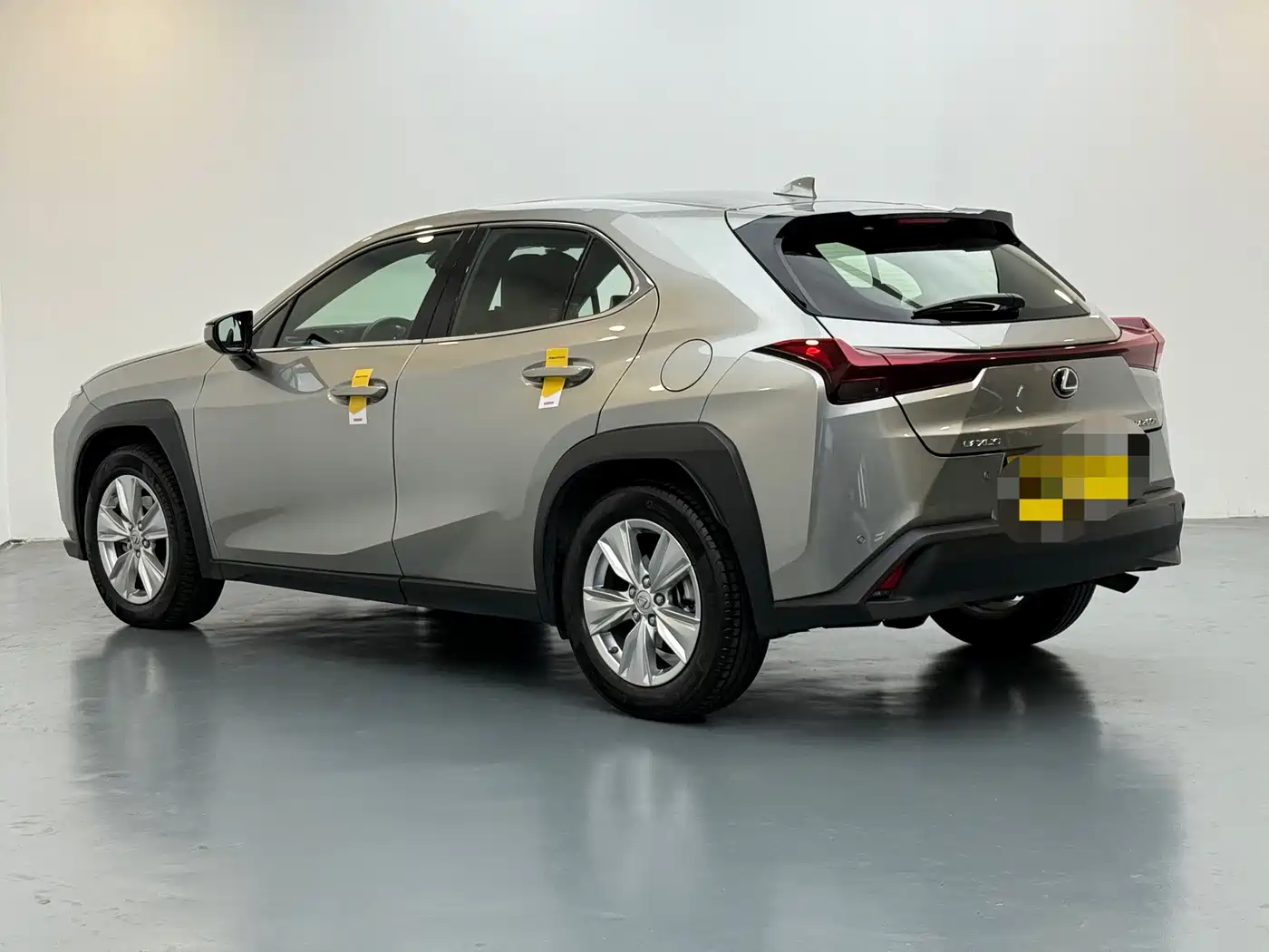 Lexus UX 2021 2020 260h Explore Fun Edition