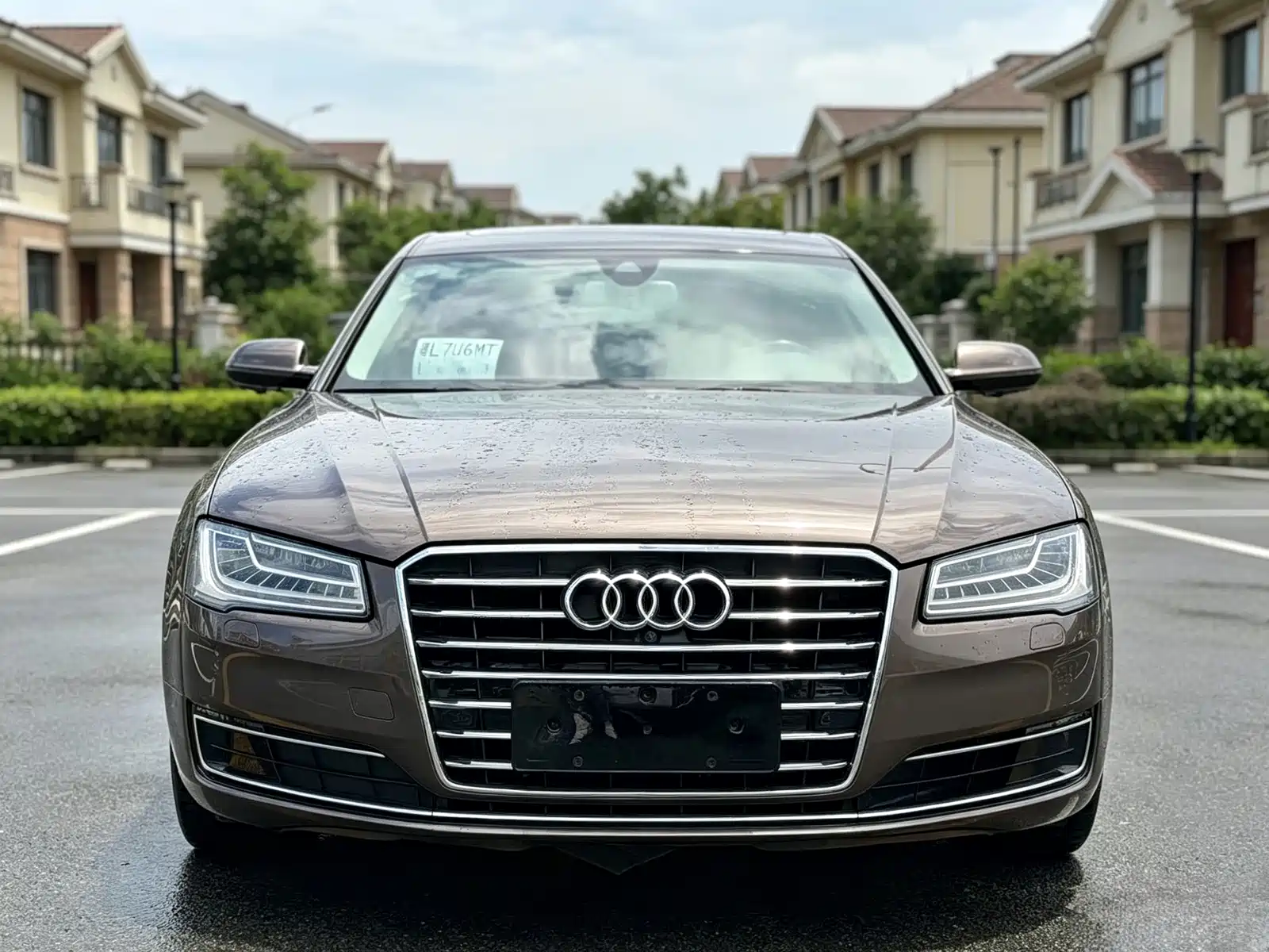 Фото 2 - Audi A8