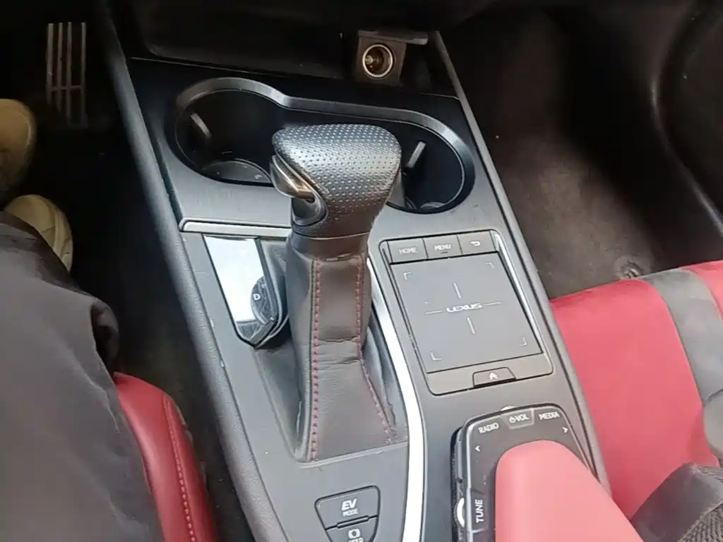 Photo 14 - Lexus UX