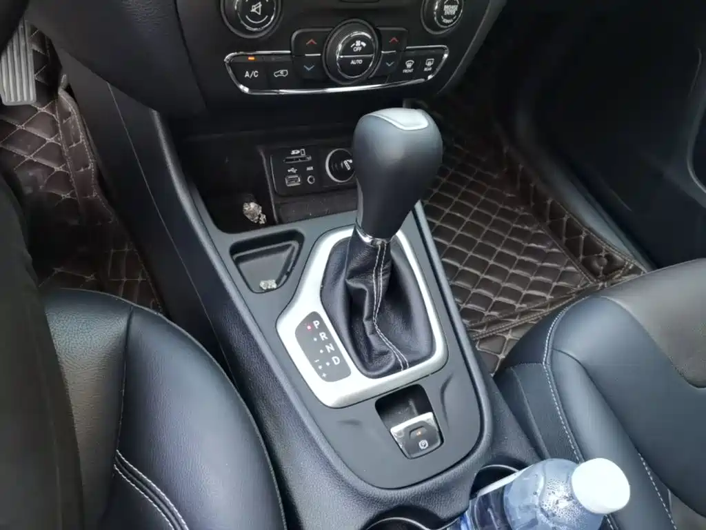 Jeep Cherokee 2021 2020 2.0L 2WD Classic Sport Edition