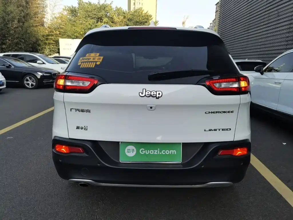 صورة 6 - Jeep Cherokee