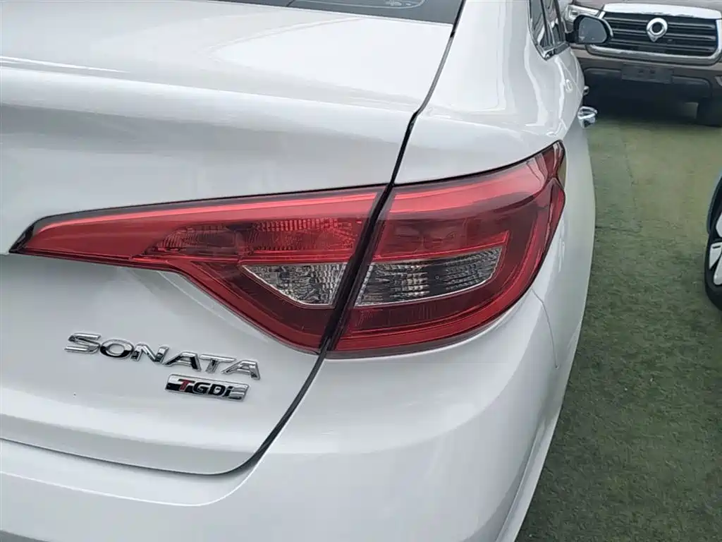 Hyundai Sonata 2015 1.6T GLS Smart фото 8