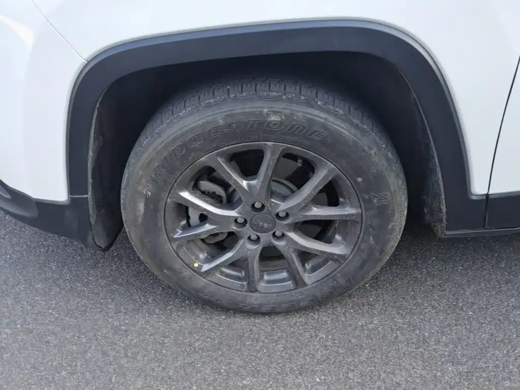 Jeep Cherokee 2021 2020 2.0L 2WD Classic Sport Edition