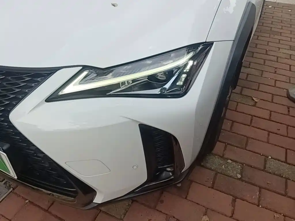 Photo 24 - Lexus UX