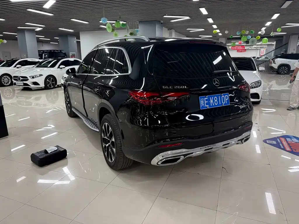 Photo 6 - Mercedes-Benz GLC
