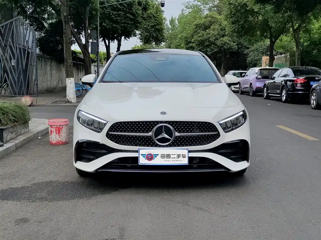 Mercedes-Benz A-Class 2023 A 200 L Fashion фото 2