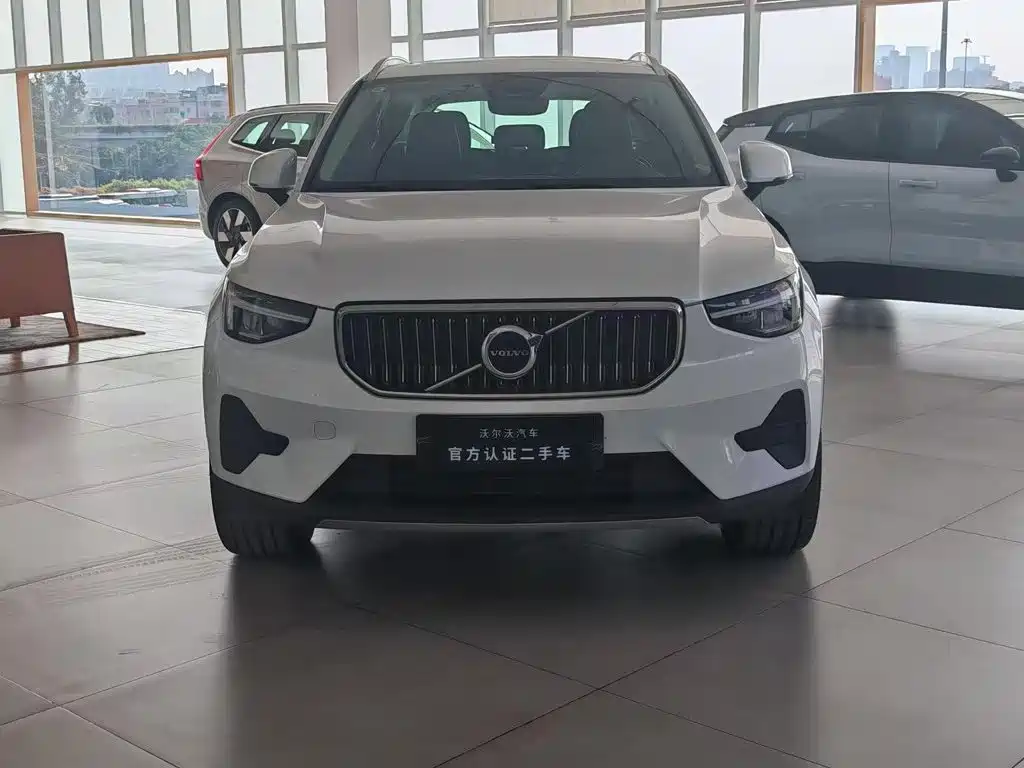 Volvo XC40 2024 2025 B3 Smart Elite Luxury Edition