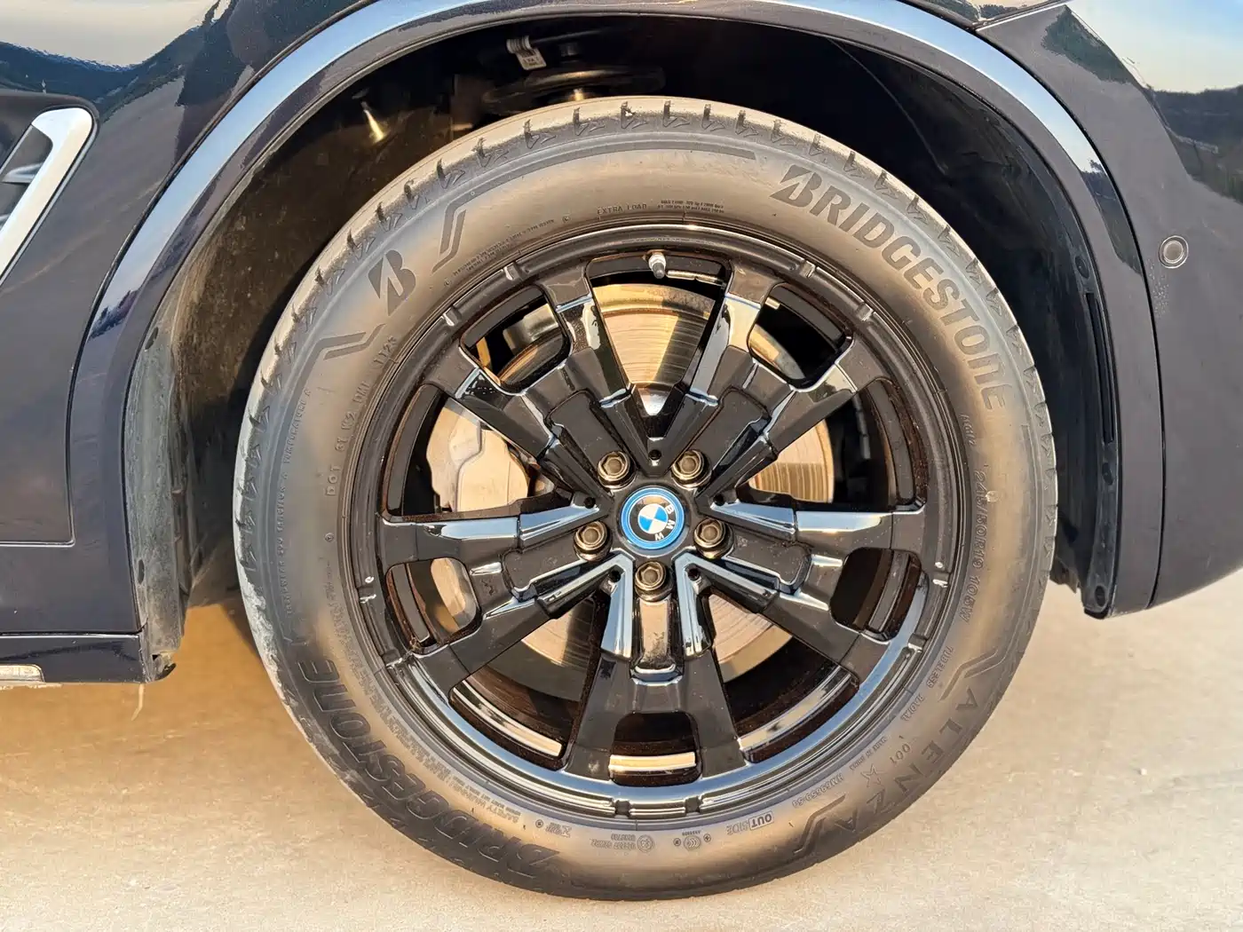 BMW iX3 2022 Leading Edition фото 10