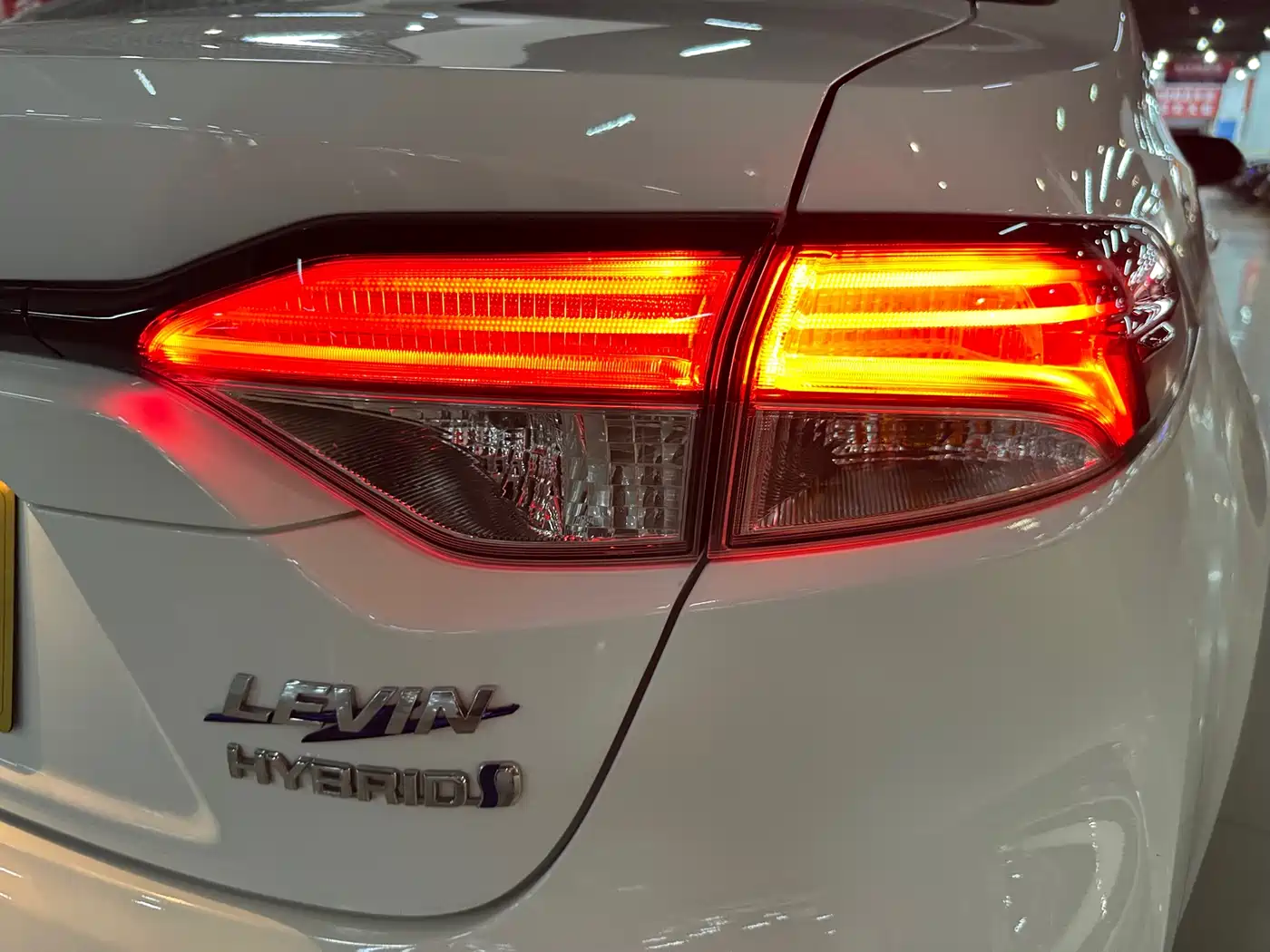 Toyota Levin 2022 Dual Engine 1.8H E-CVT Leading Edition фото 7