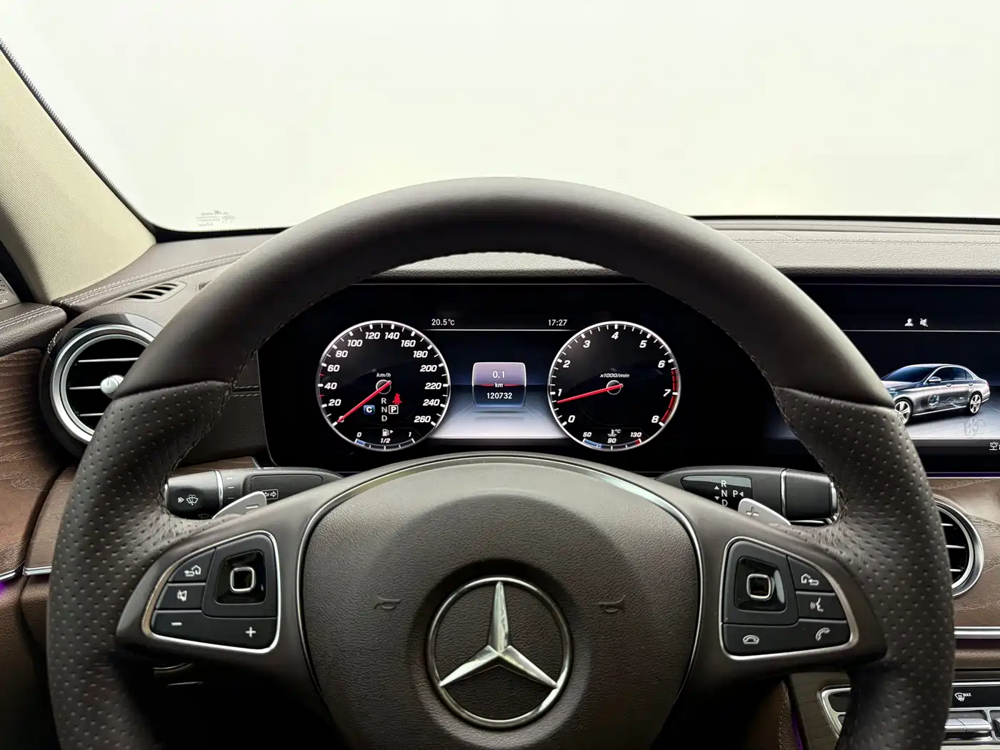 Mercedes-Benz E-Class 2017 E 300 L Luxury фото 4
