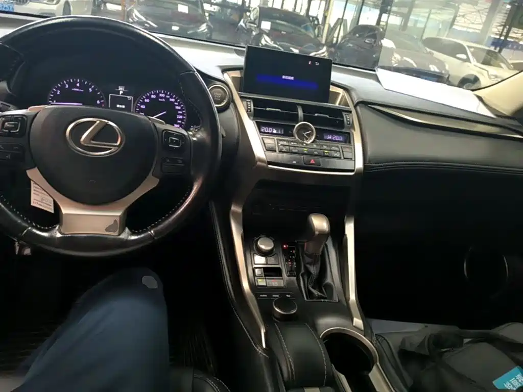 Lexus NX 2015 200 FWD Premium фото 10