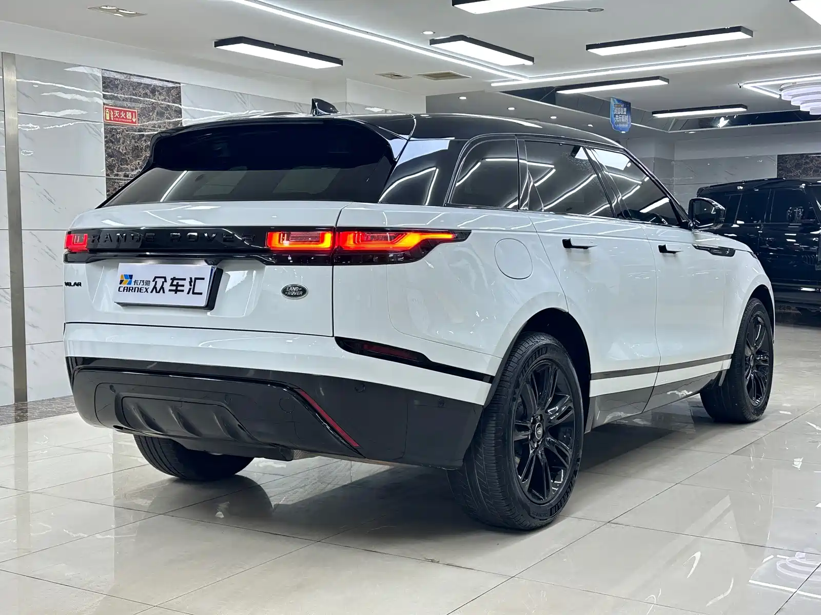 Фото 6 - Land Rover Range Rover Velar