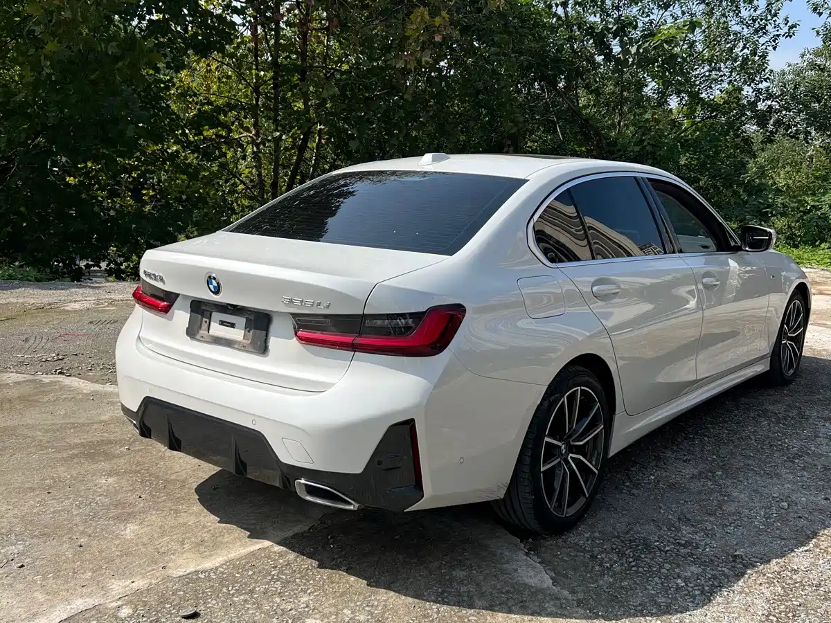 Photo 11 - BMW 3 Series