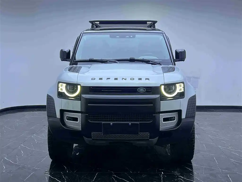 Land Rover Defender 2021 110 P400 Dark Special Edition фото 2
