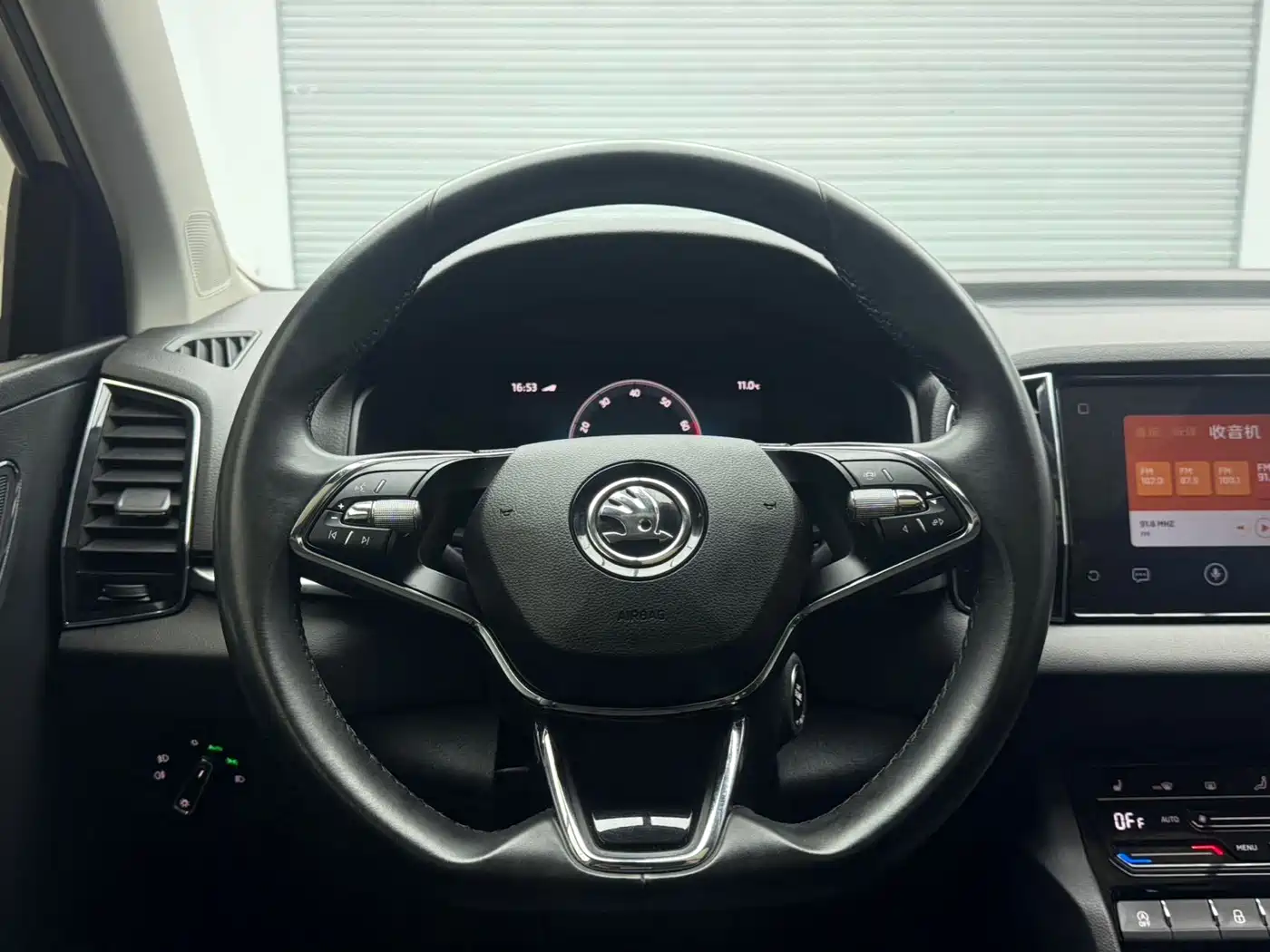 Škoda Karoq 2022 TSI280 Premium Edition фото 12