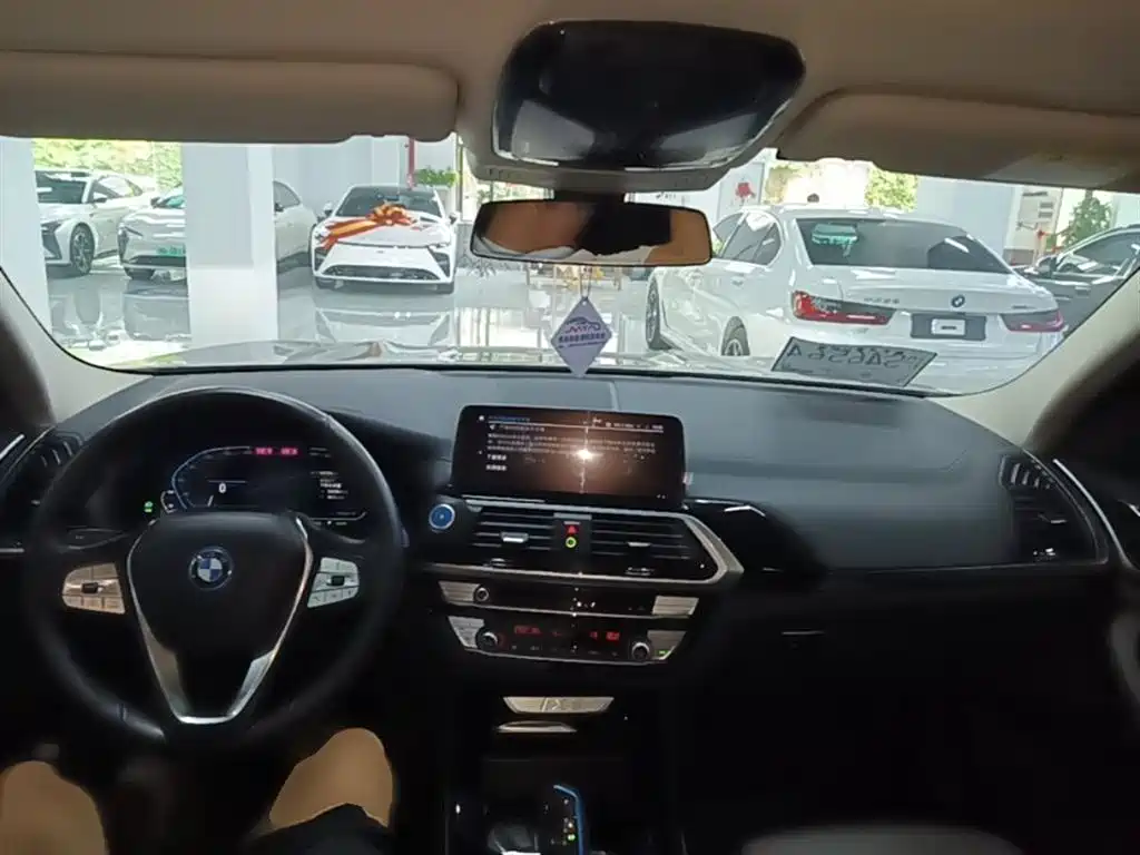 BMW iX3 2021 Facelift Leading фото 10