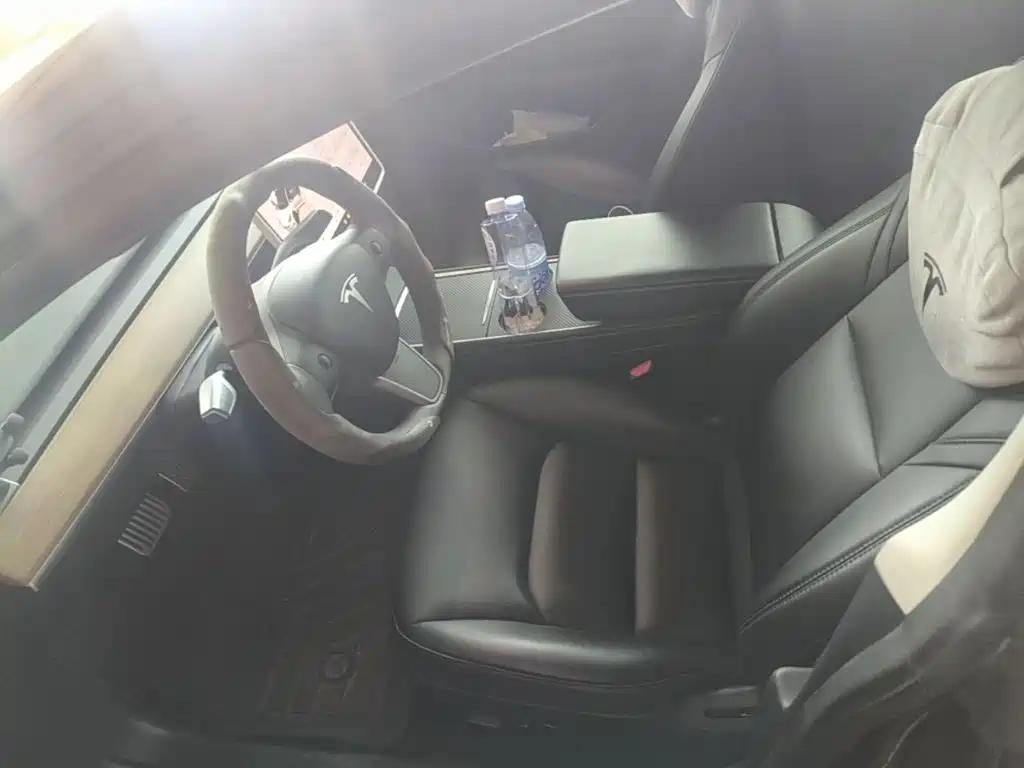 Фото 12 - Tesla Model 3