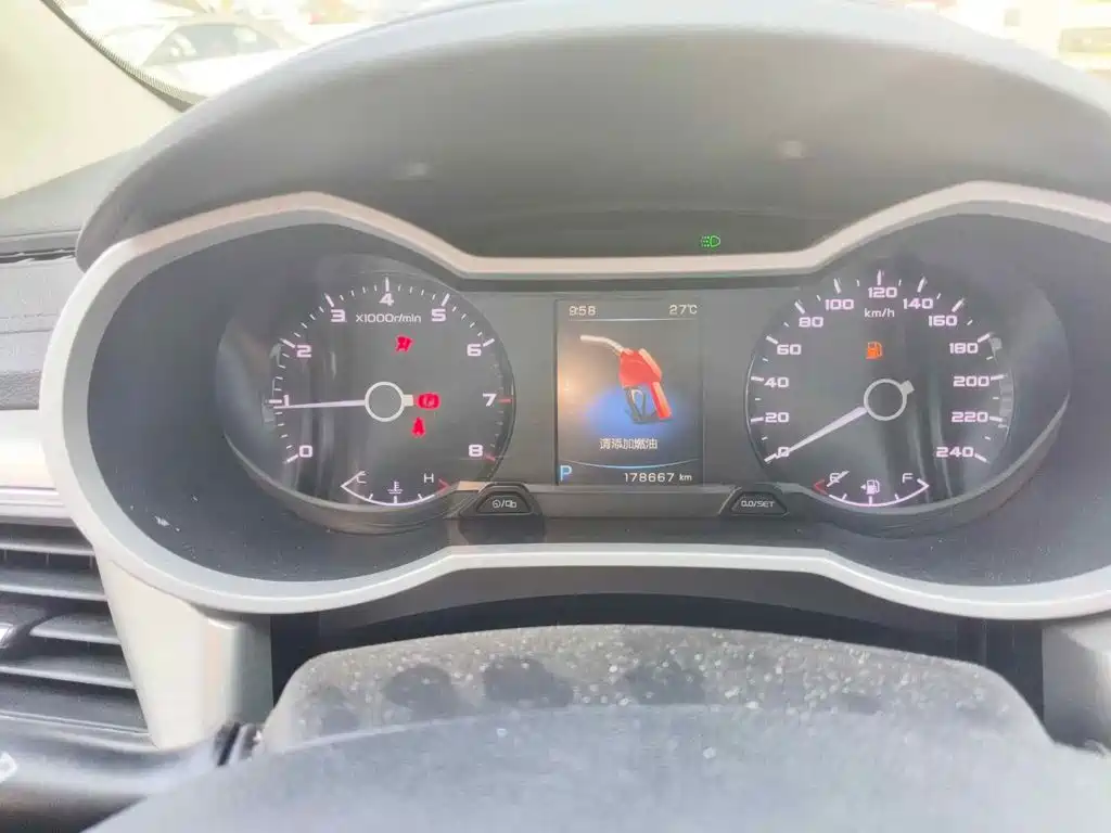 Фото 4 - Geely Emgrand GL