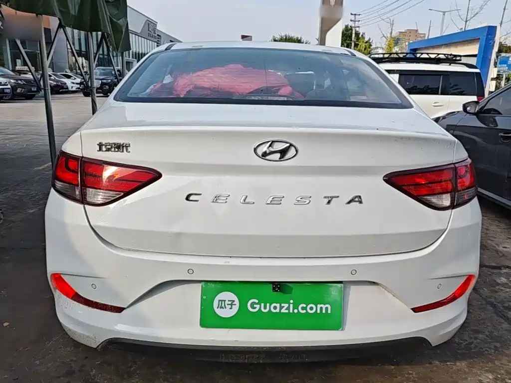 Photo 6 - Hyundai Elantra