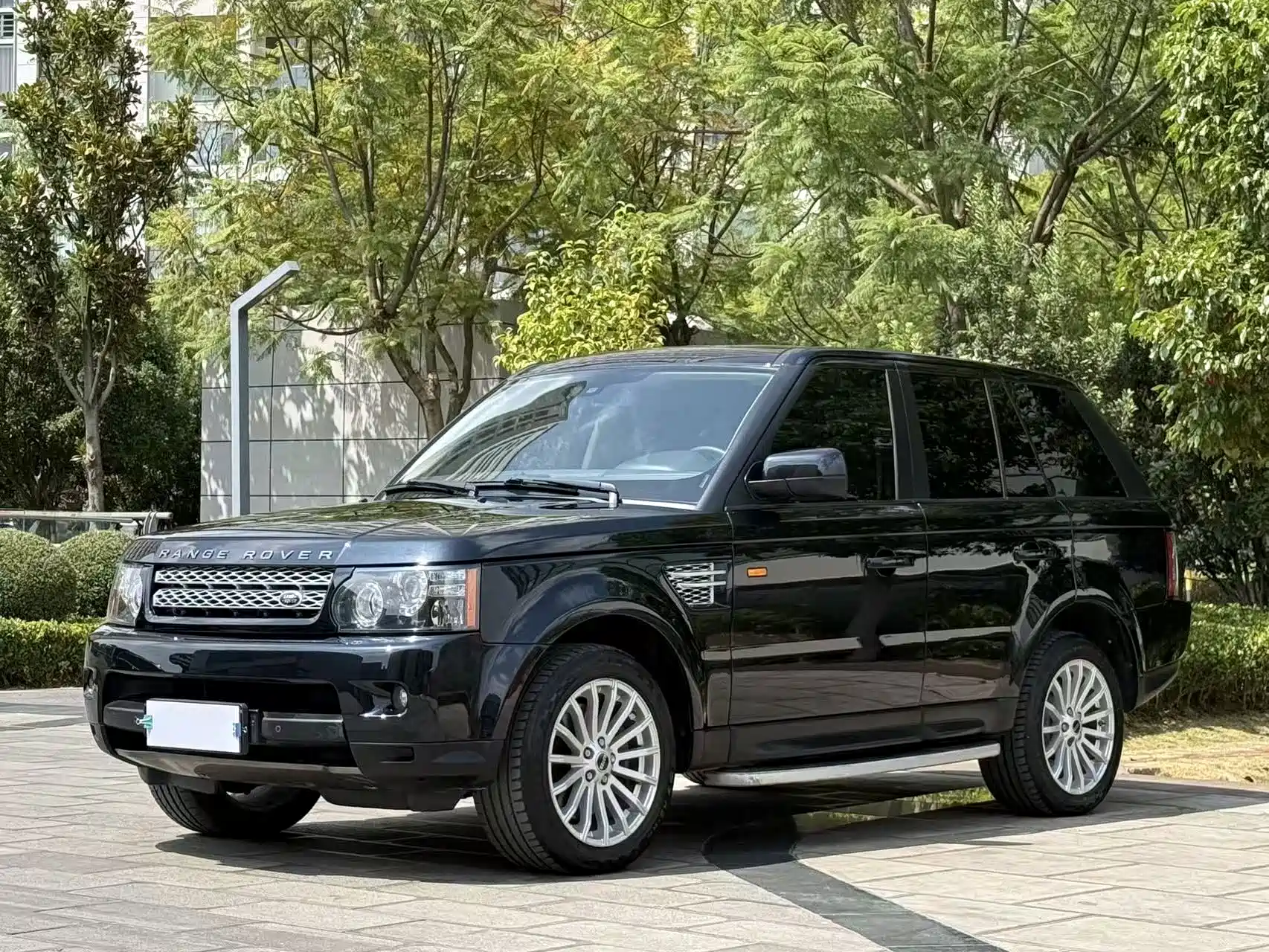 Photo 1 - Land Rover Range Rover Sport