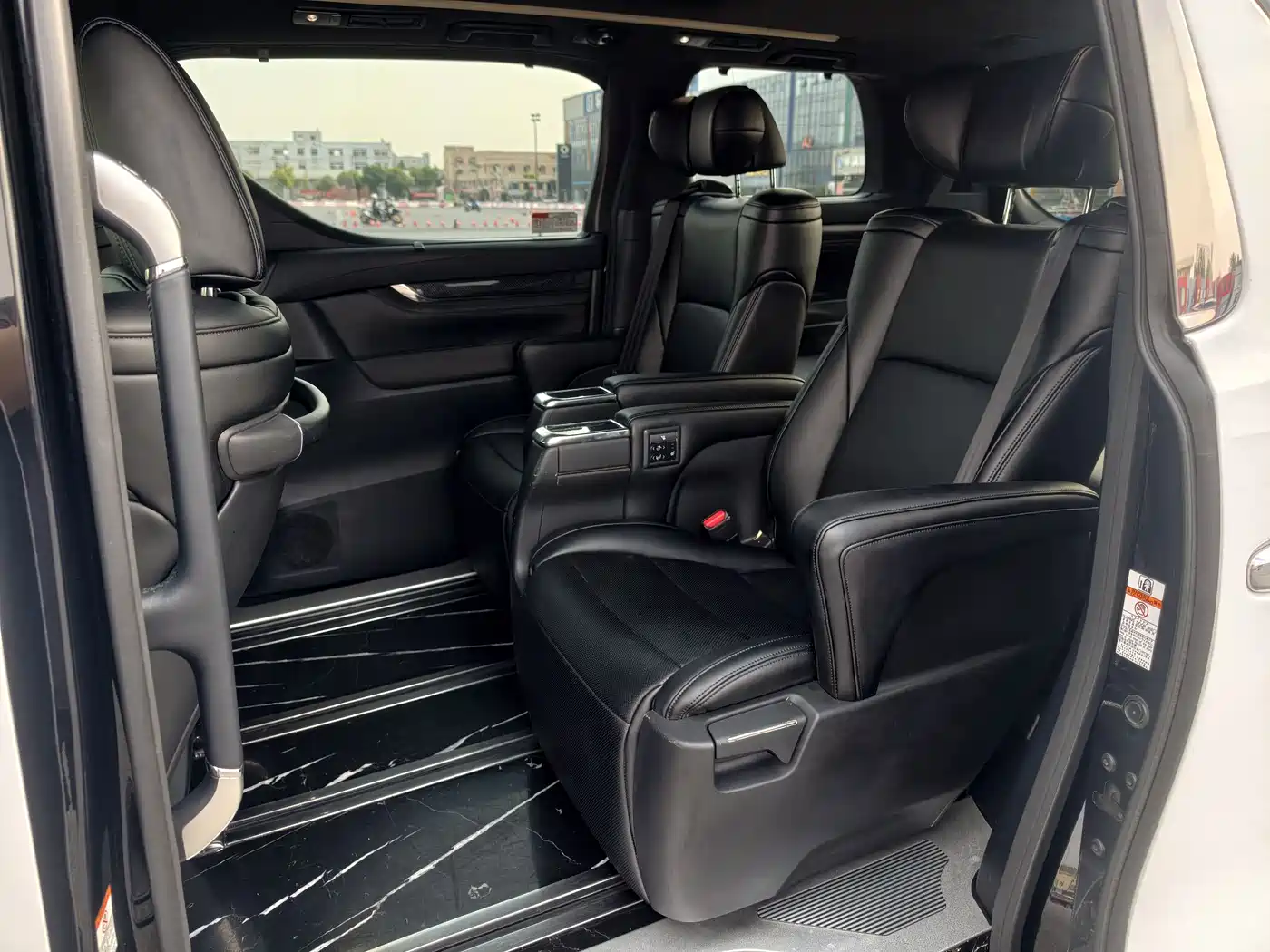 Toyota Alphard 2018 Facelift 3.5L Luxury Edition фото 11