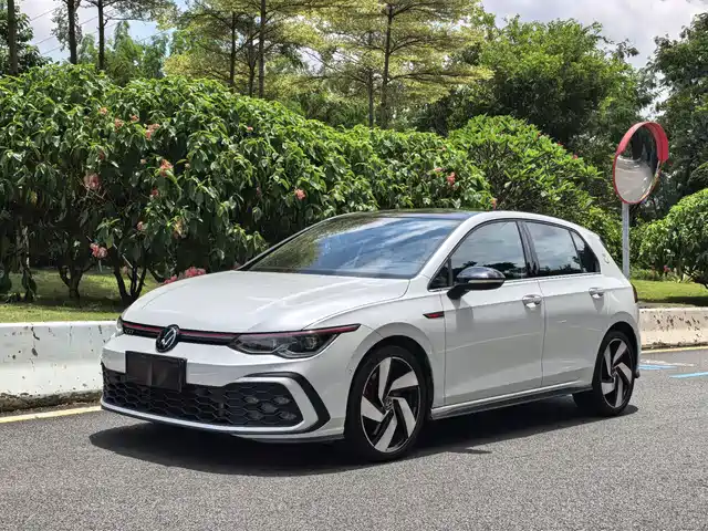 Volkswagen Golf GTI 2023