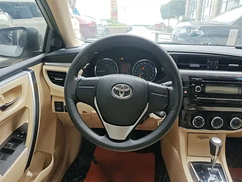 Toyota Corolla 2014 1.6L CVT GL-i фото 11