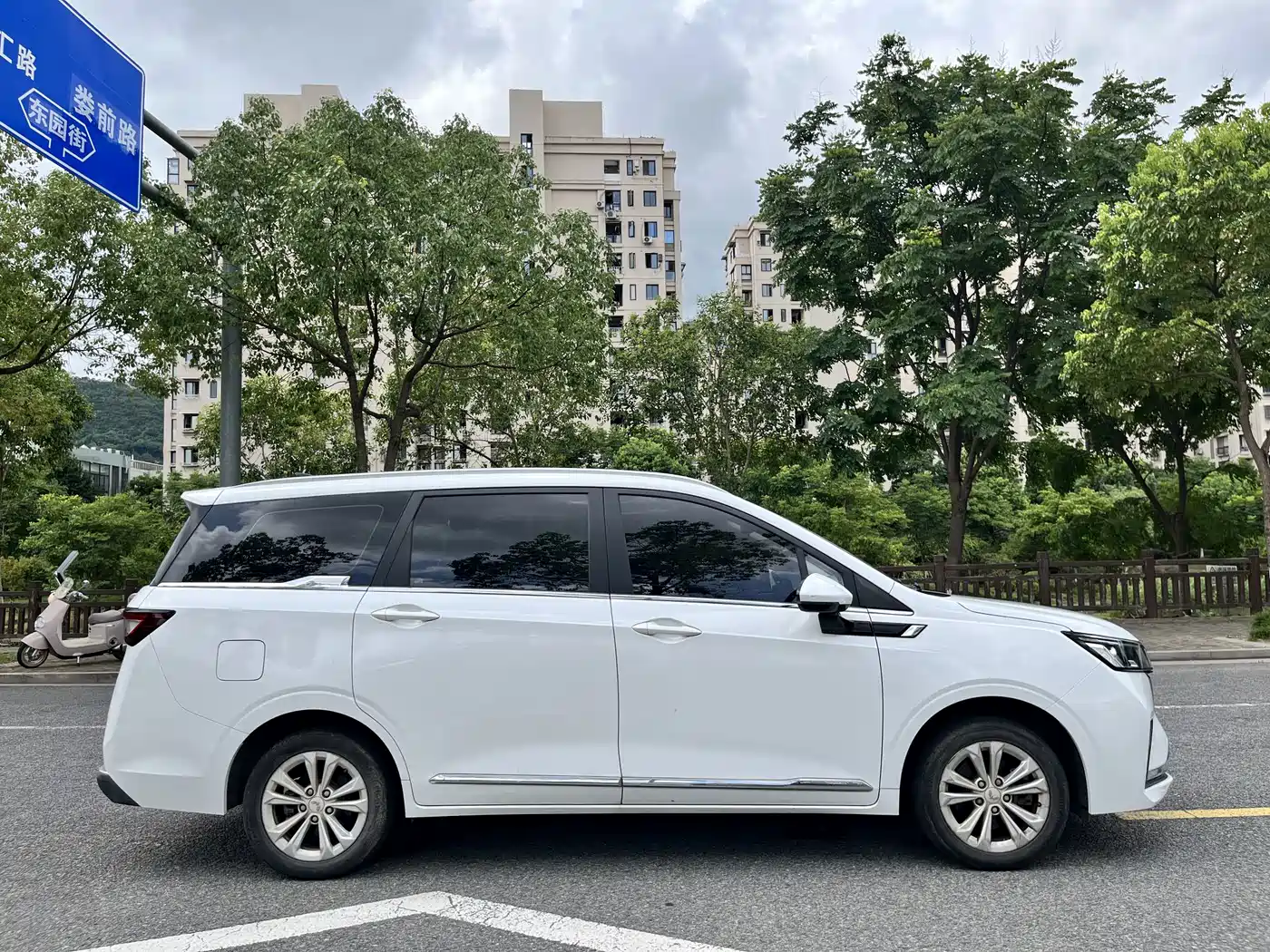 Wuling Motors Wuling Jiachen 2024 2022 1.5L Manual Light Comfort Edition