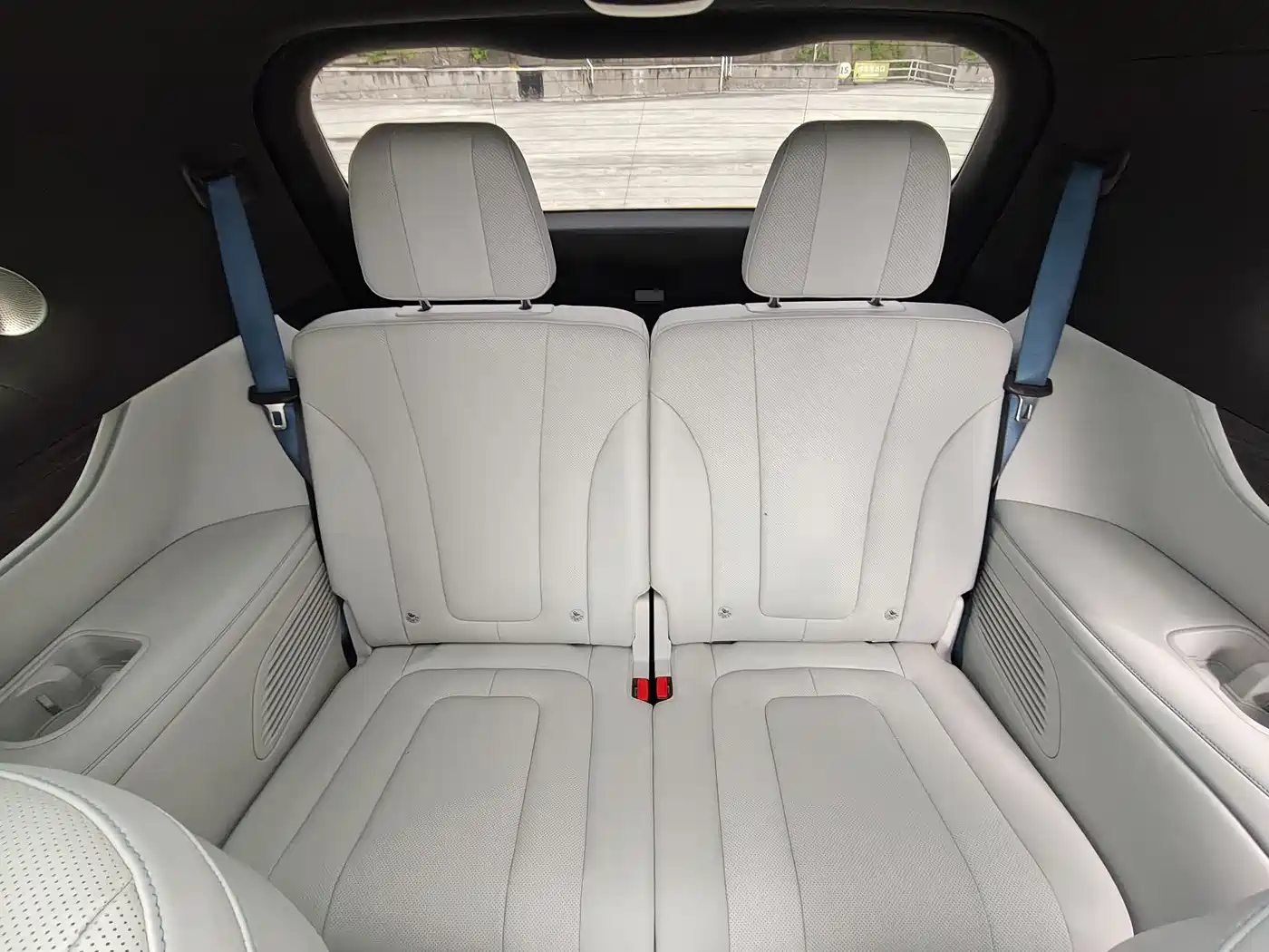 AITO Wenjie AITO M9 2024 Extended Range Ultra 42kWh 6-Seater фото 16