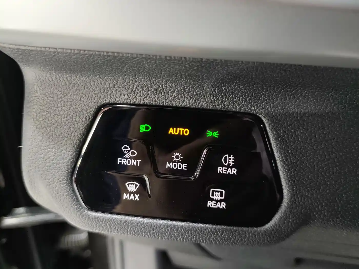 Volkswagen Talagon 2025 380TSI 4WD R-Line Cruise Deluxe Edition фото 13