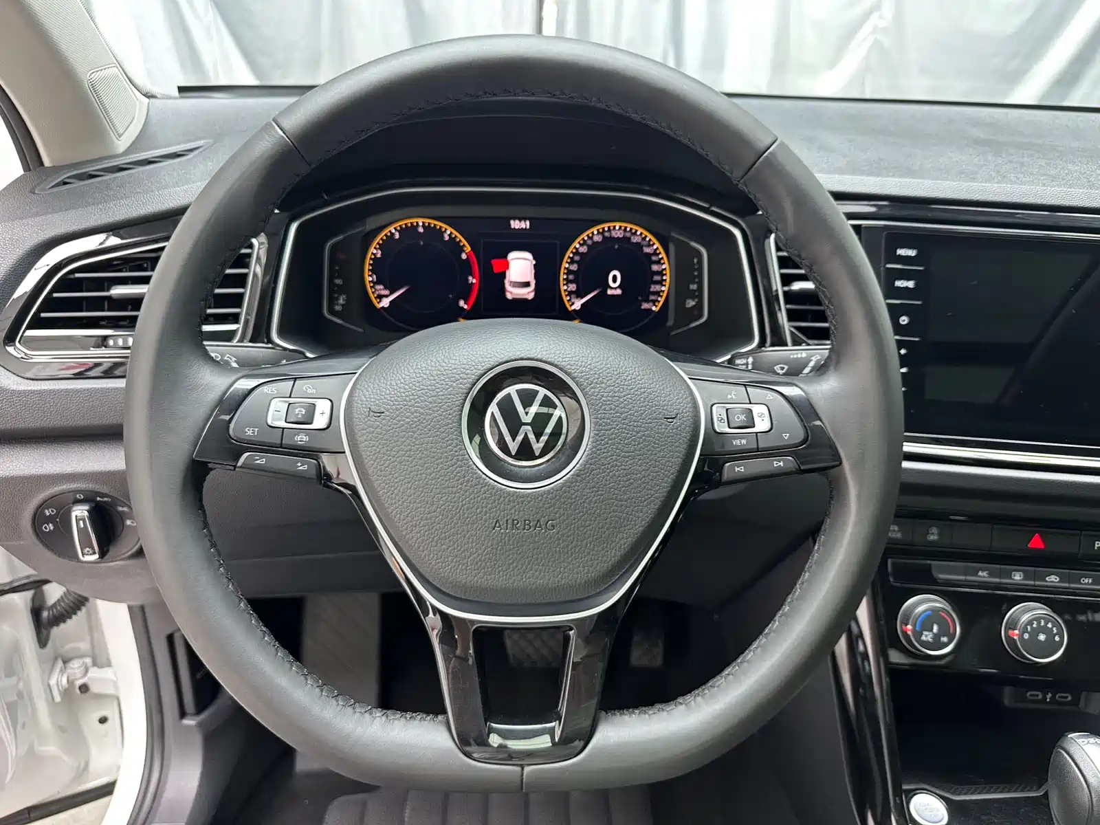 Фото 8 - Volkswagen T-ROC
