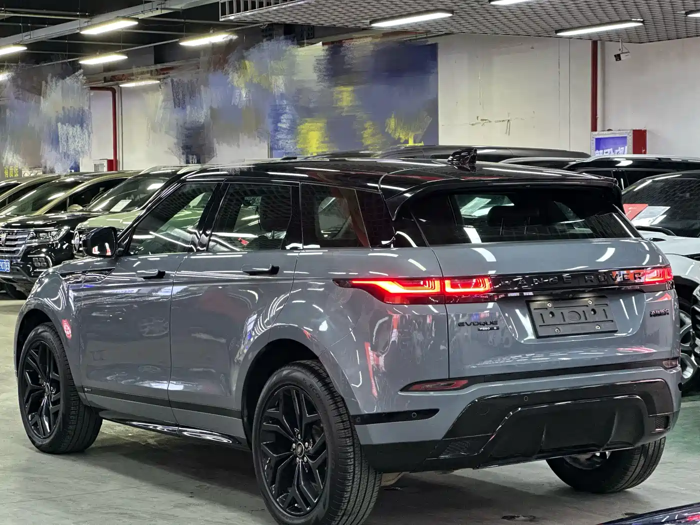 Land Rover Range Rover Evoque 2020 249PS R-DYNAMIC S Sport Edition фото 6