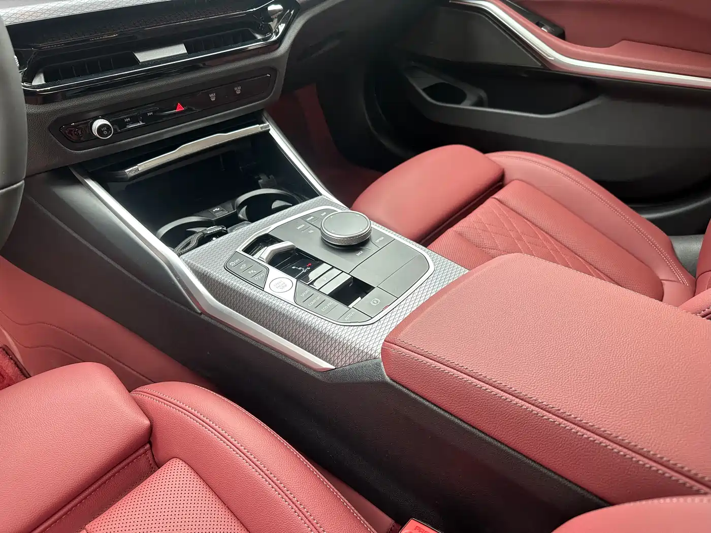 BMW 3 Series 2026 330Li M Sport Shadowline Package фото 11