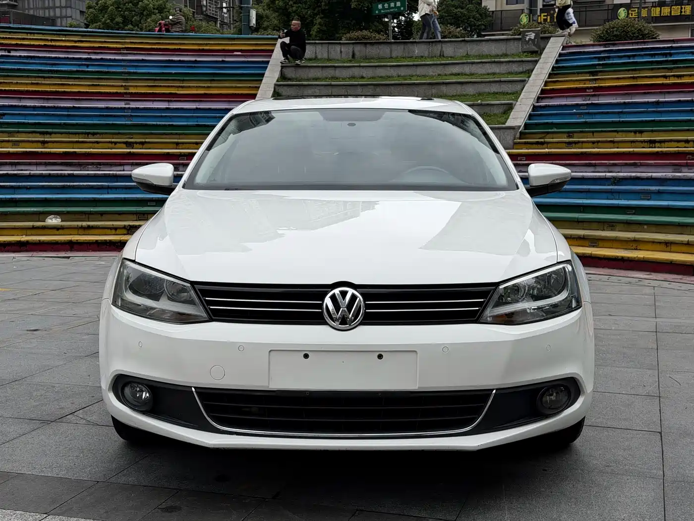 Photo 2 - Volkswagen Sagitar