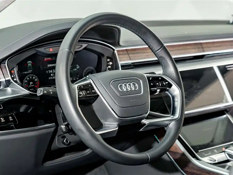 Audi A8 2022 A8L 55 TFSI quattro Premium Collector's Edition фото 12
