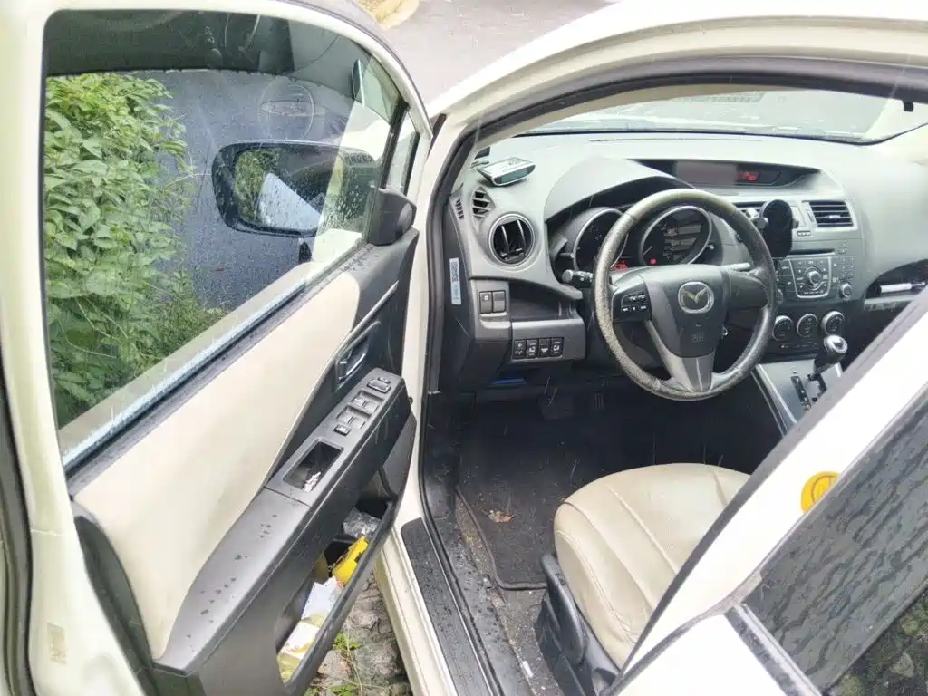 Mazda Mazda5 2014 2013 2.0L Automatic Luxury