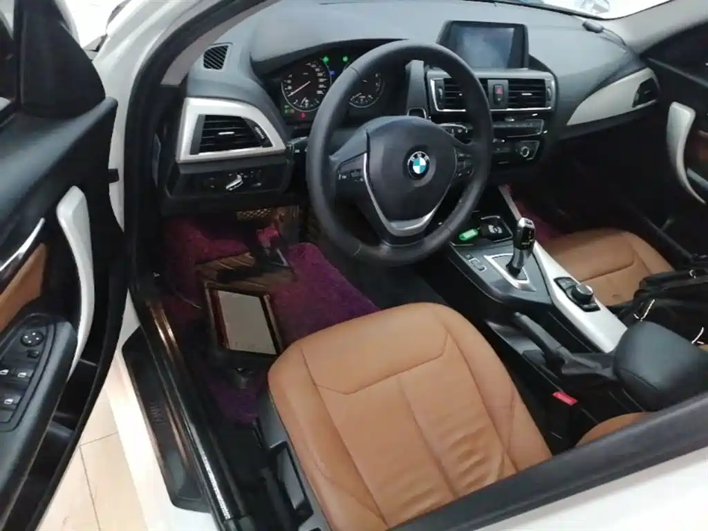 BMW 1 Series (Import) 2015 118i Leading фото 16
