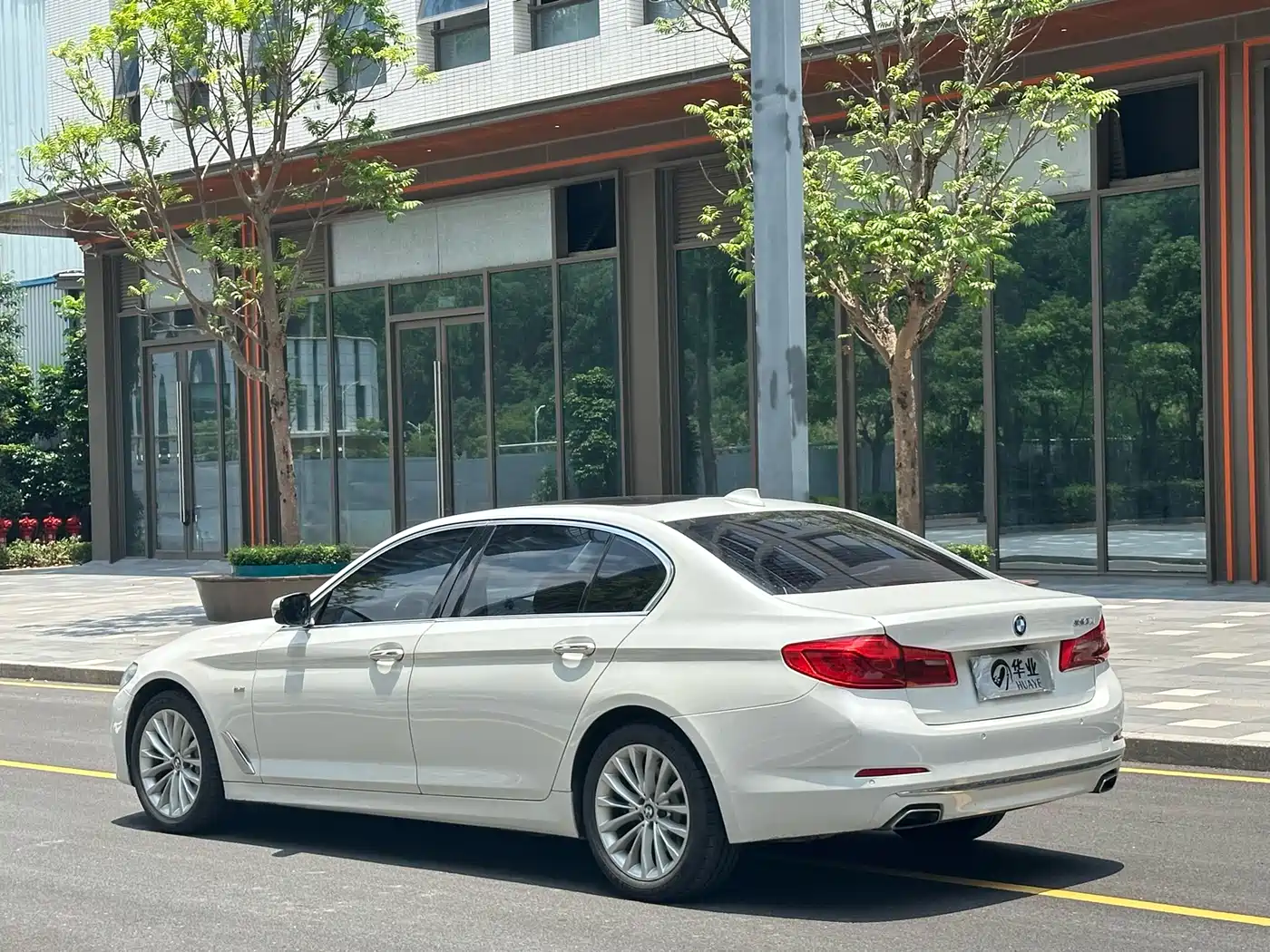 BMW 5 Series 2018 530Li Leading Luxury Package фото 9