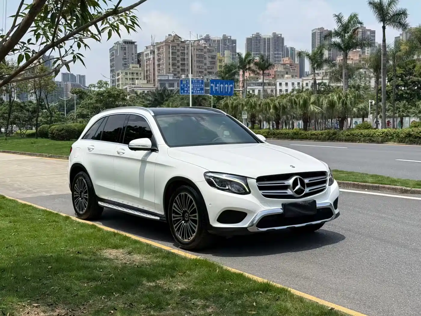 Mercedes-Benz GLC 2018 Facelift GLC 200 4MATIC фото 3