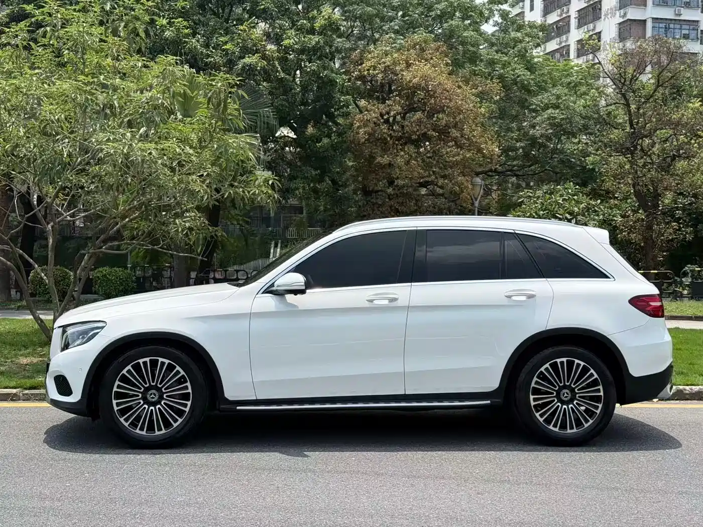 Mercedes-Benz GLC 2018 Facelift GLC 200 4MATIC фото 4